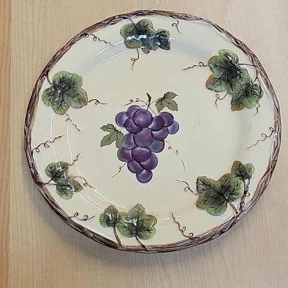 Pacific Rim Grape Plate Embossed Leaves Handpainted + 4 Cloth Placemats - Picture 2 of 9